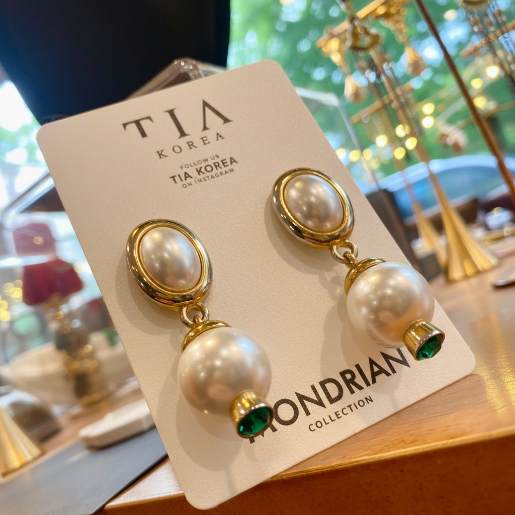 Madeleine Pearl earrings