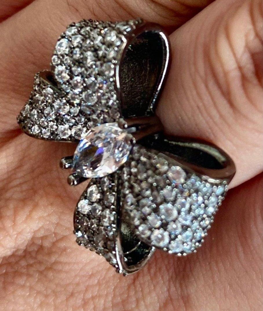 Statement ribbon shape Diamond open band ring - TIA KOREA