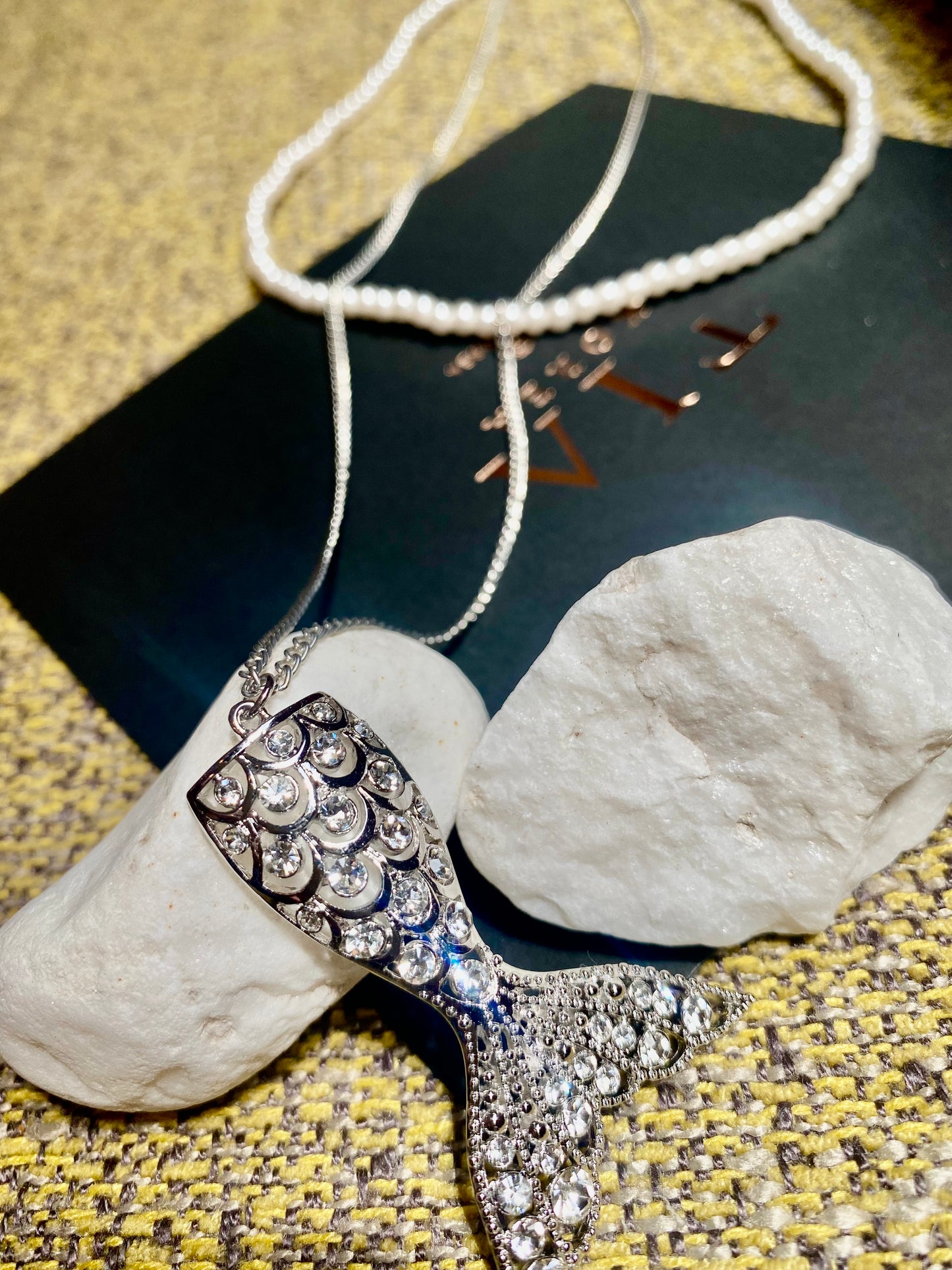 Mermaid and Pearl long necklace - TIA KOREA