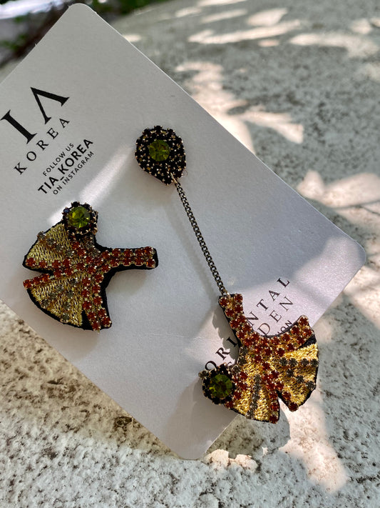 Hand Embroidered ginkgo leaf Earrings - TIA KOREA