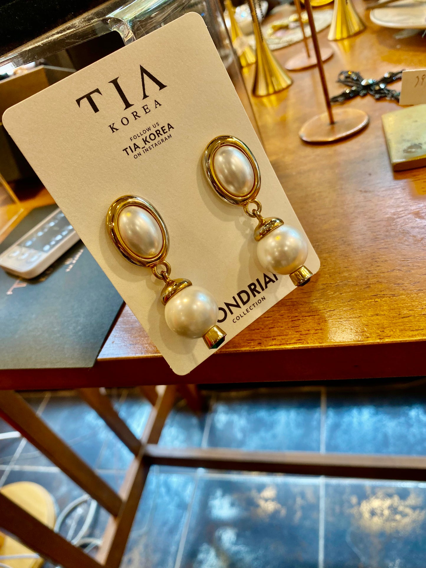 Madeleine Pearl earrings