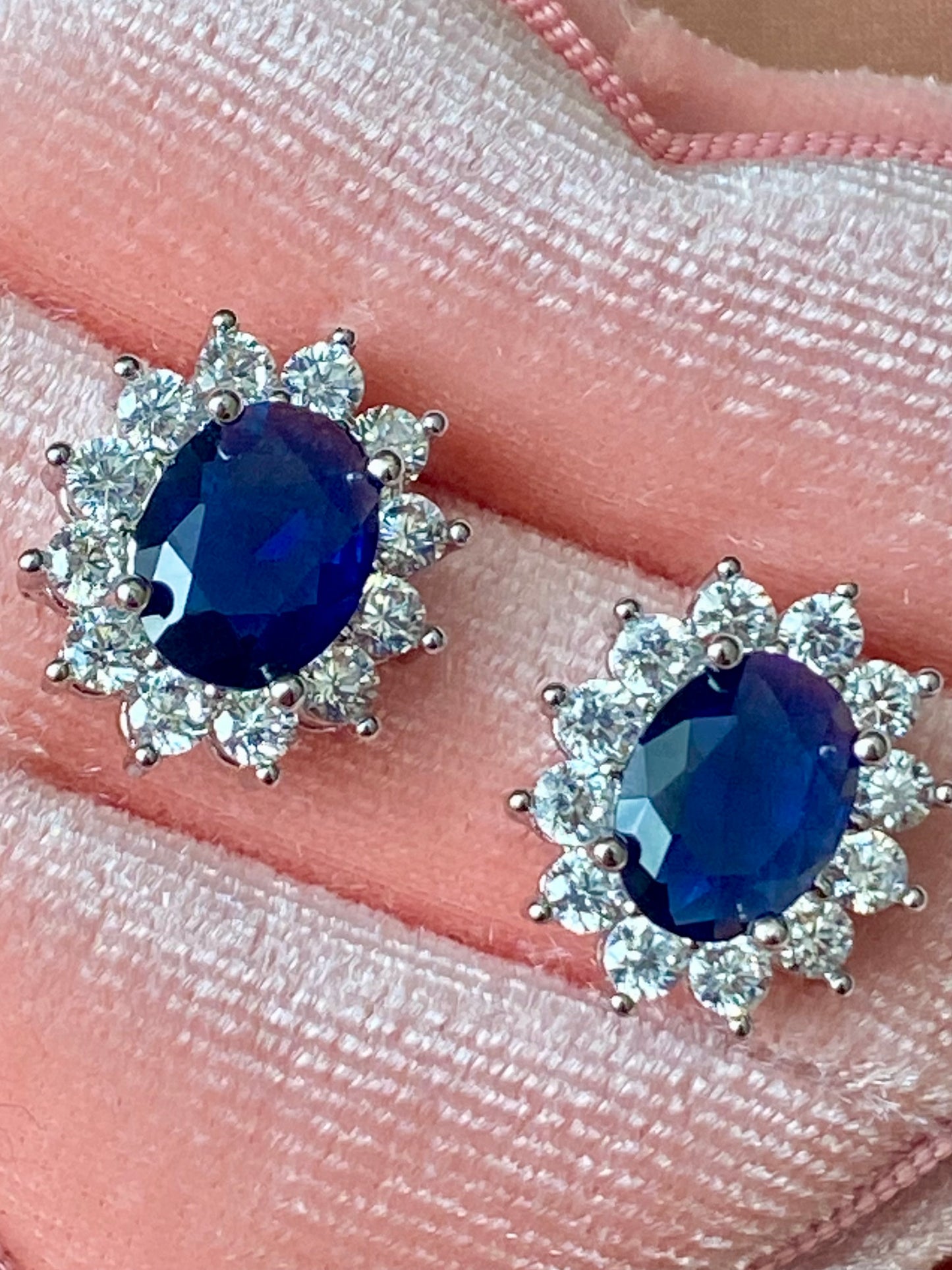 Royal blue Diana sapphire earrings 18K white gold and silver