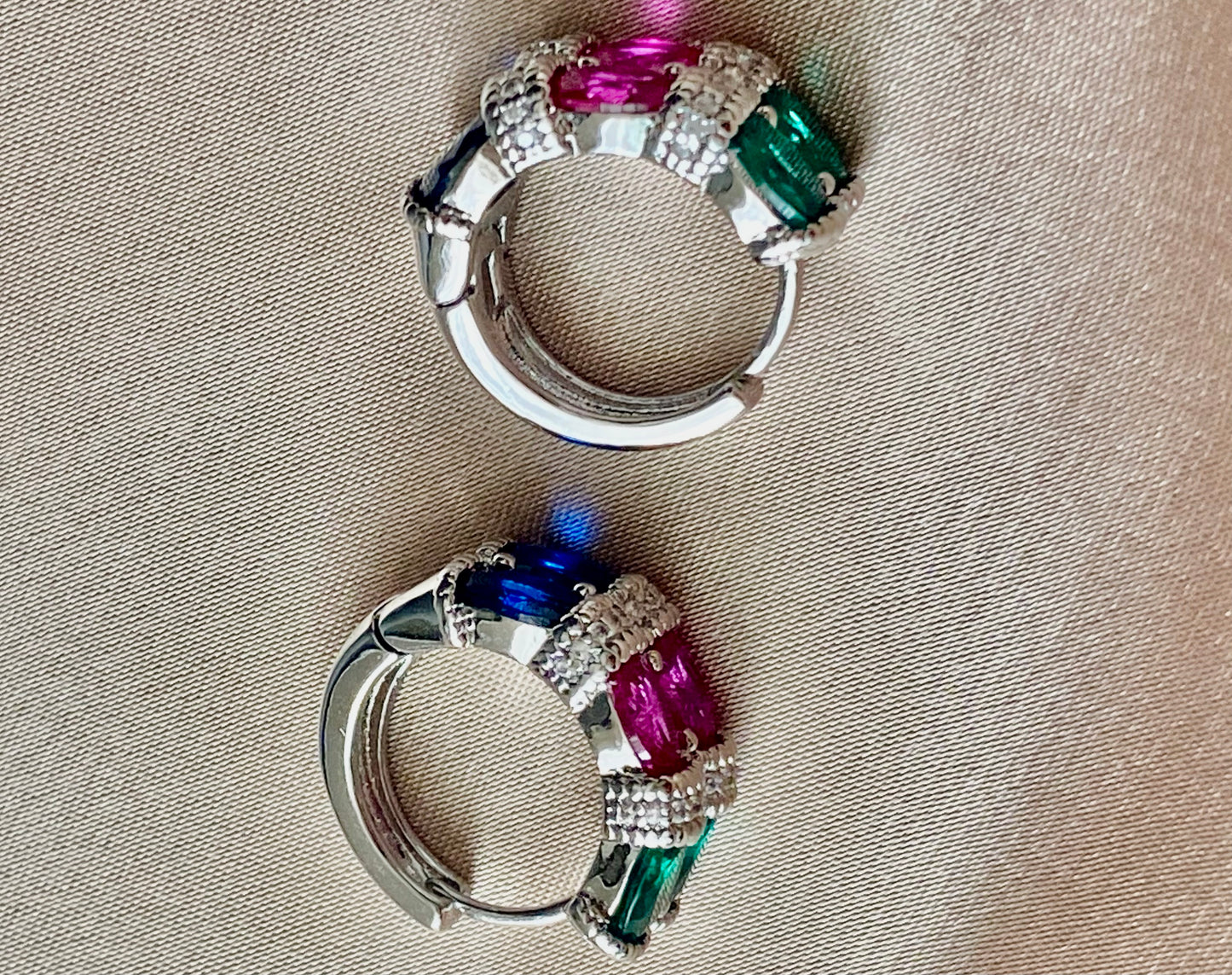 Triple gemstones huggie earrings 18K white gold and silver