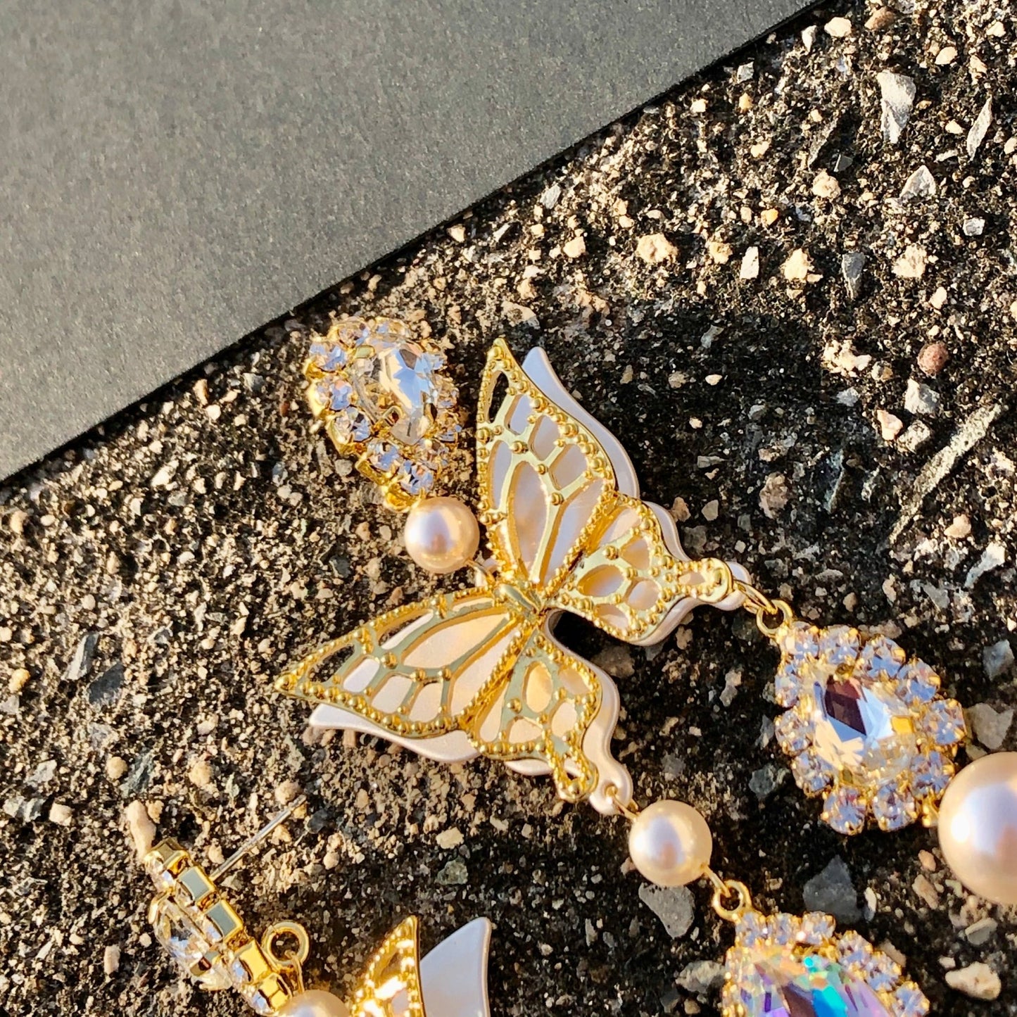 18K Gold filed double layering butterfly earrings in white - TIA KOREA