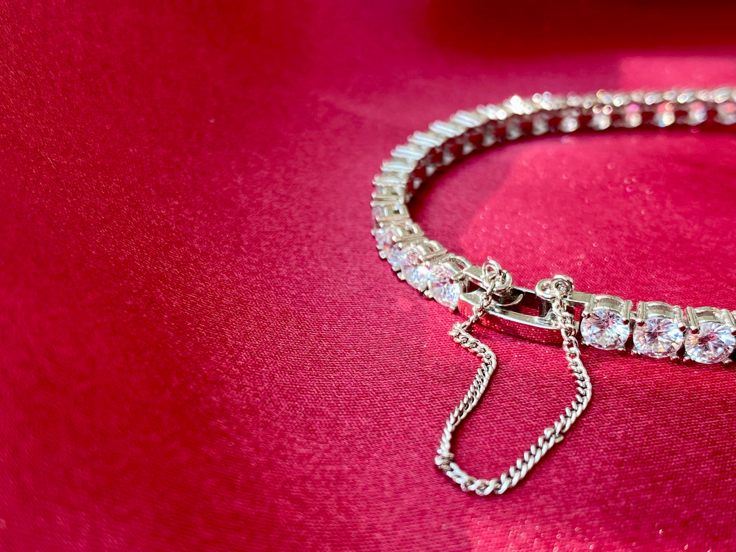 Heart cut diamond tennis bracelet