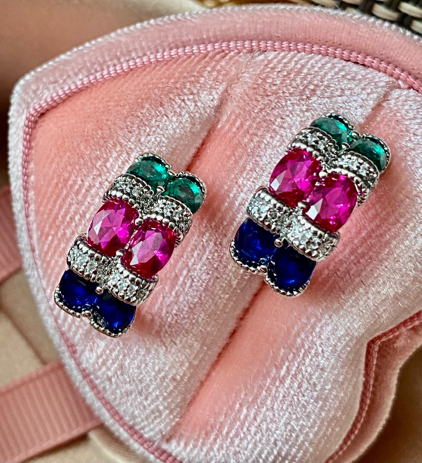 Triple gemstones huggie earrings 18K white gold and silver