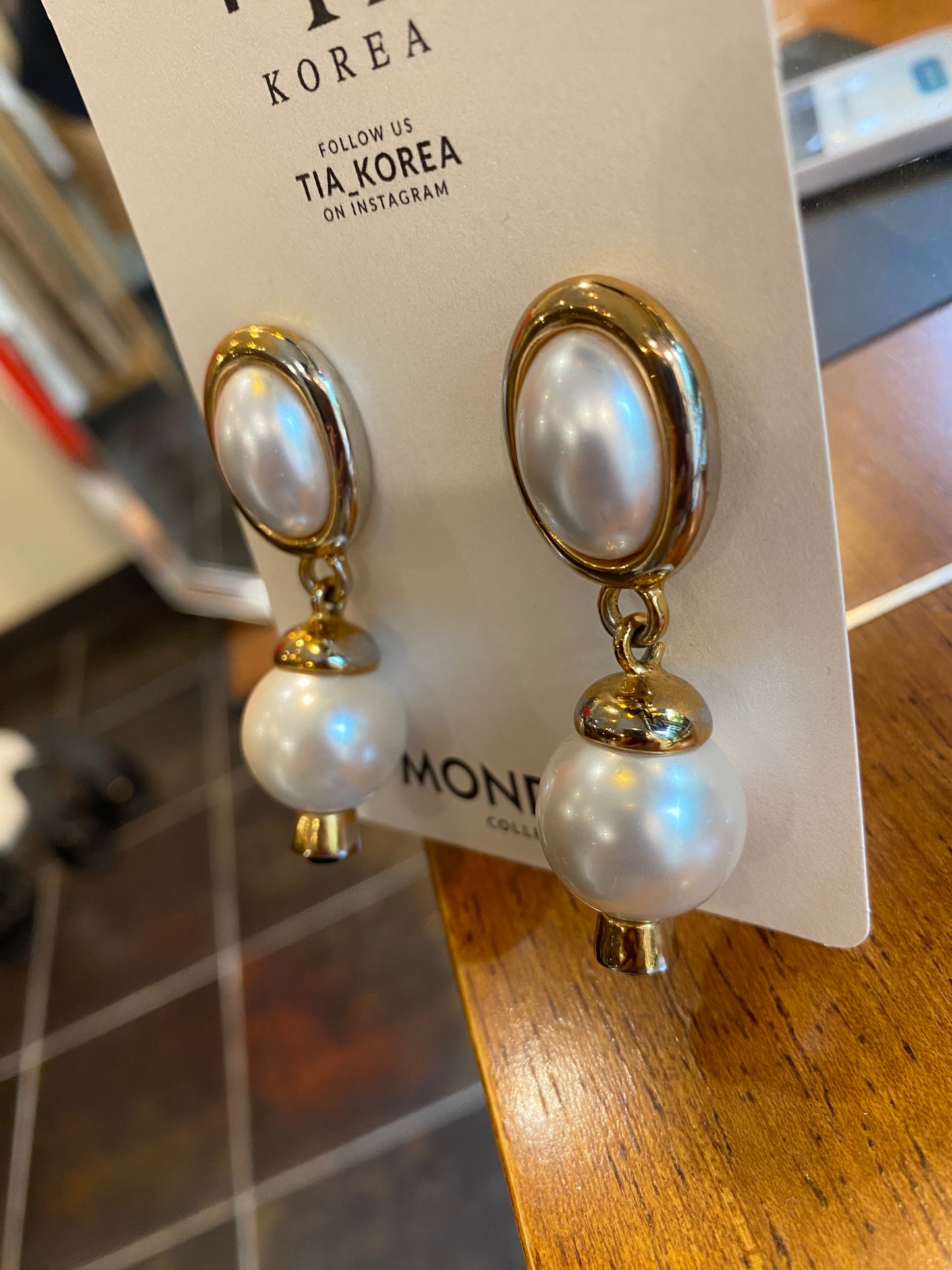Madeleine Pearl earrings