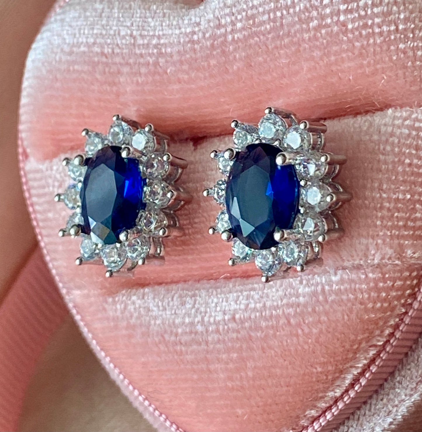 Royal blue Diana sapphire earrings 18K white gold and silver