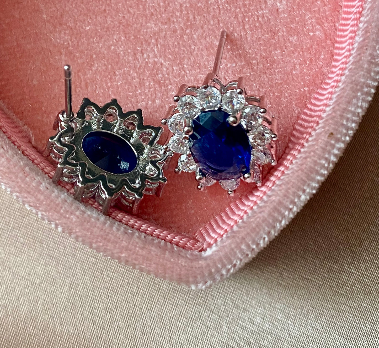 Royal blue Diana sapphire earrings 18K white gold and silver