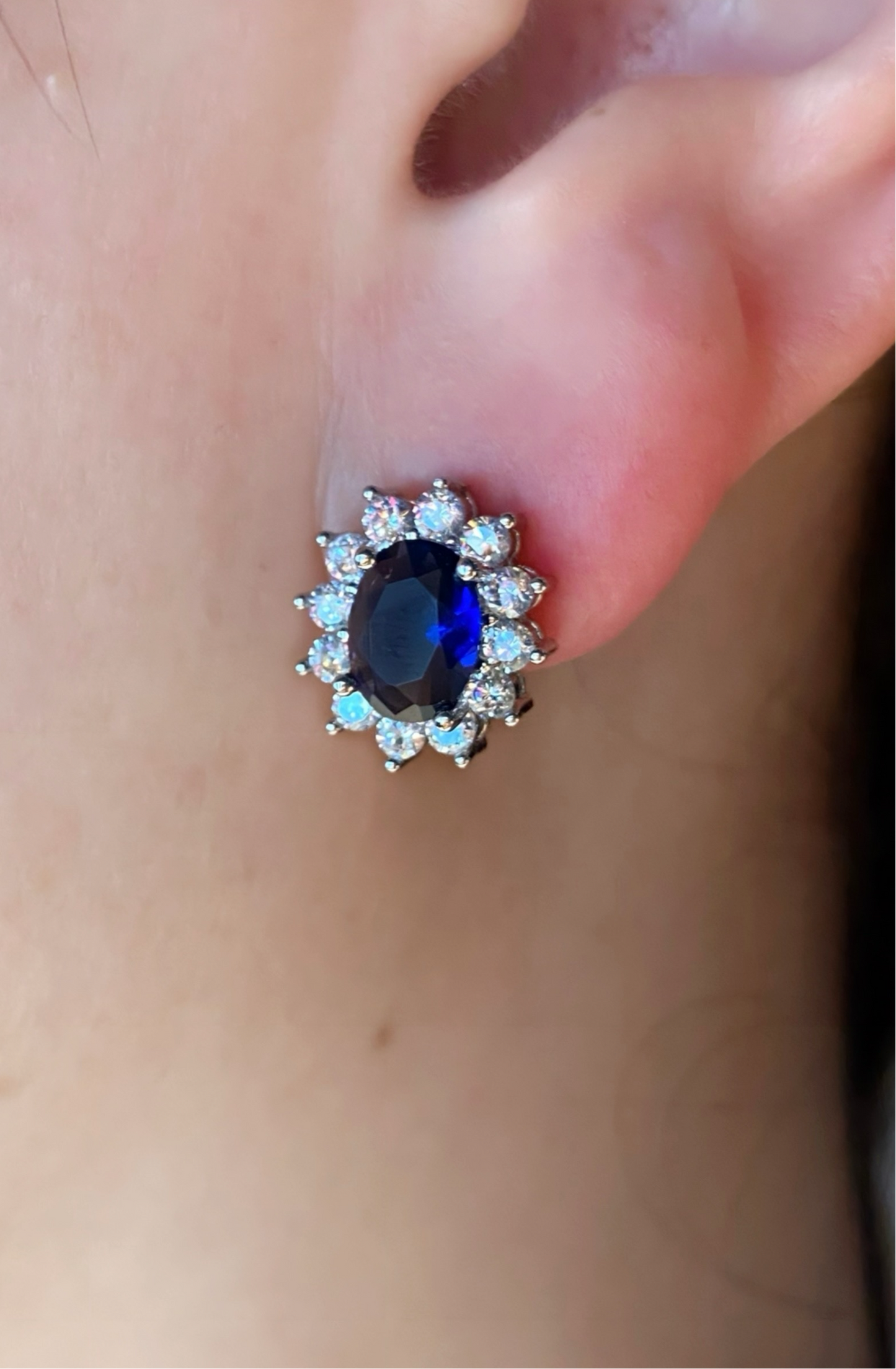 Royal blue Diana sapphire earrings 18K white gold and silver