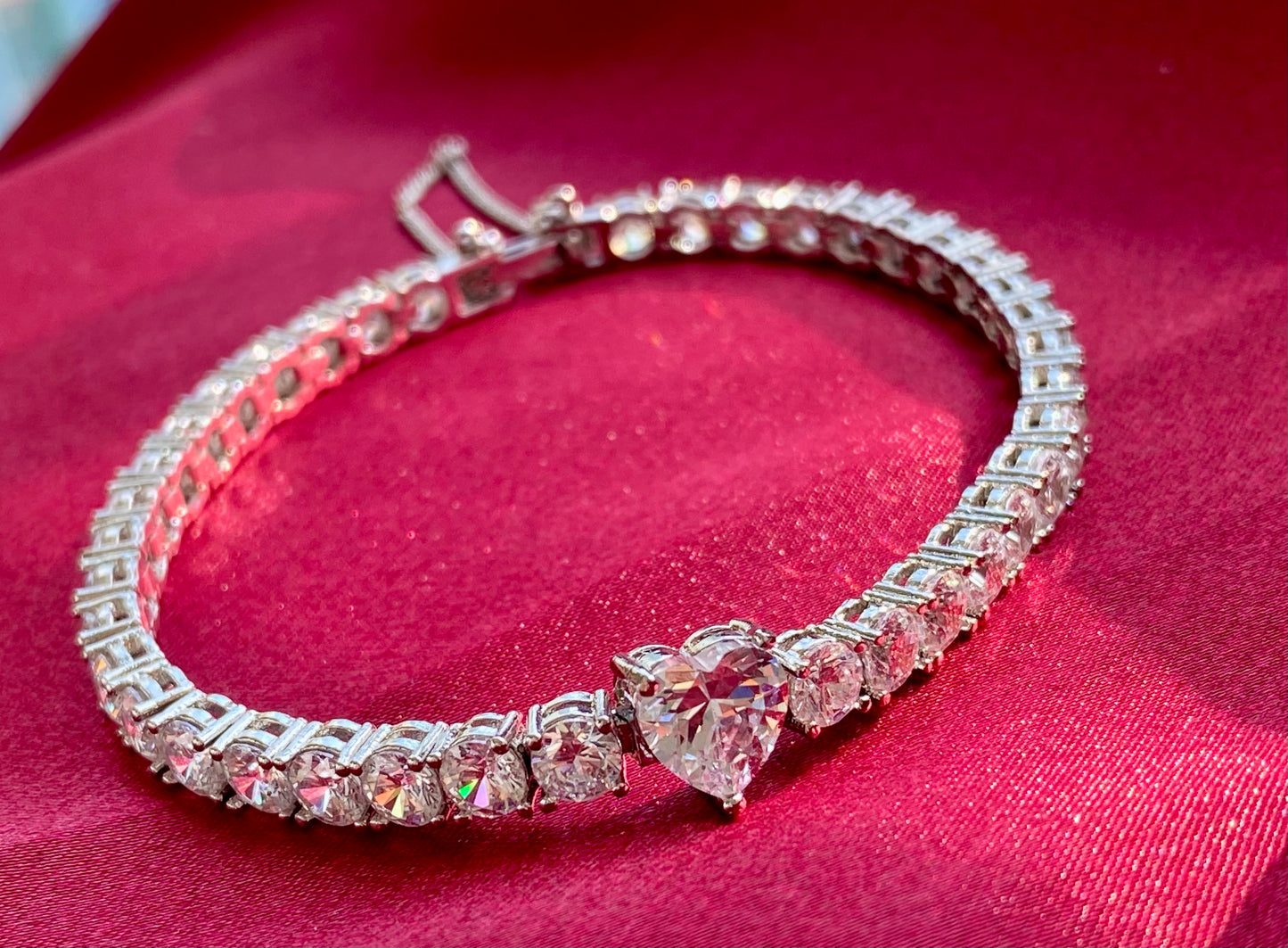 Heart cut diamond tennis bracelet