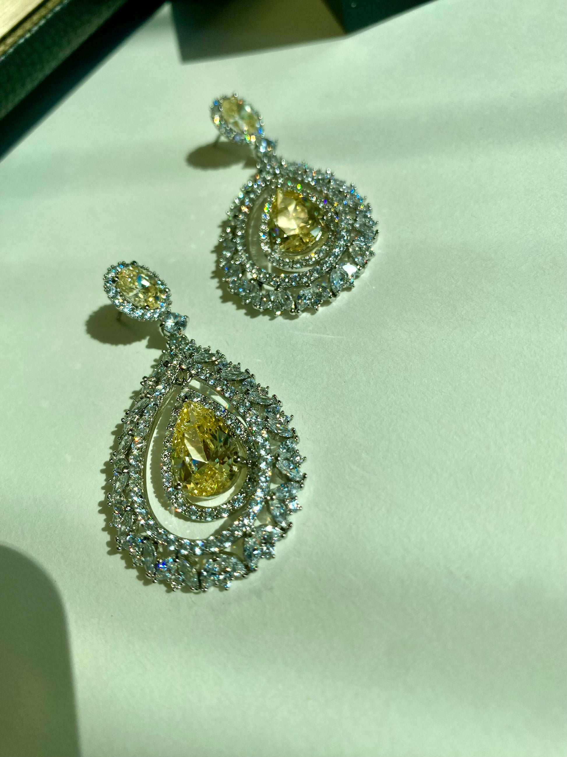 Yellow Diamond Pear cut earrings - TIA KOREA