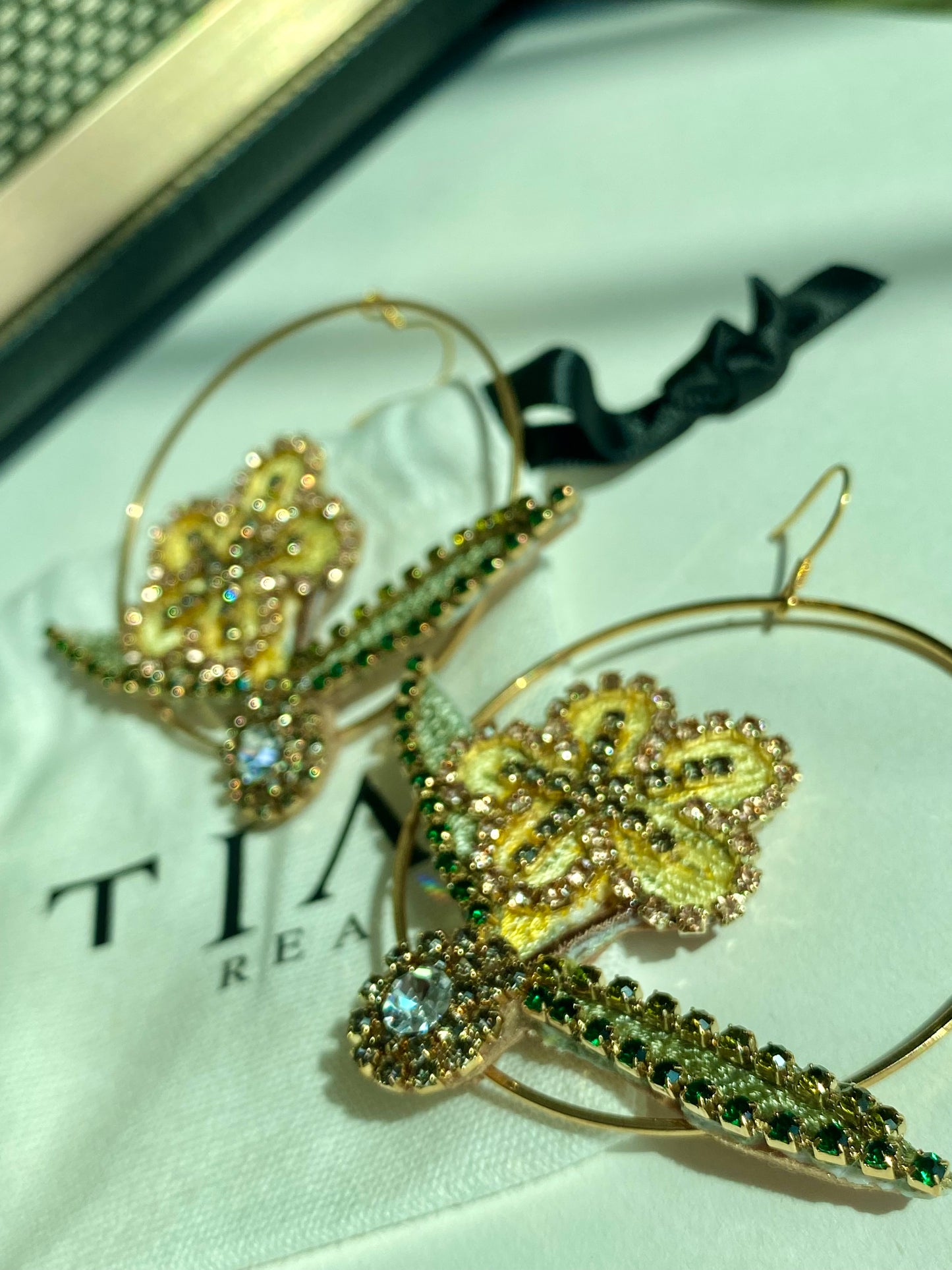 Hand made Embroidery flower earrings - TIA KOREA