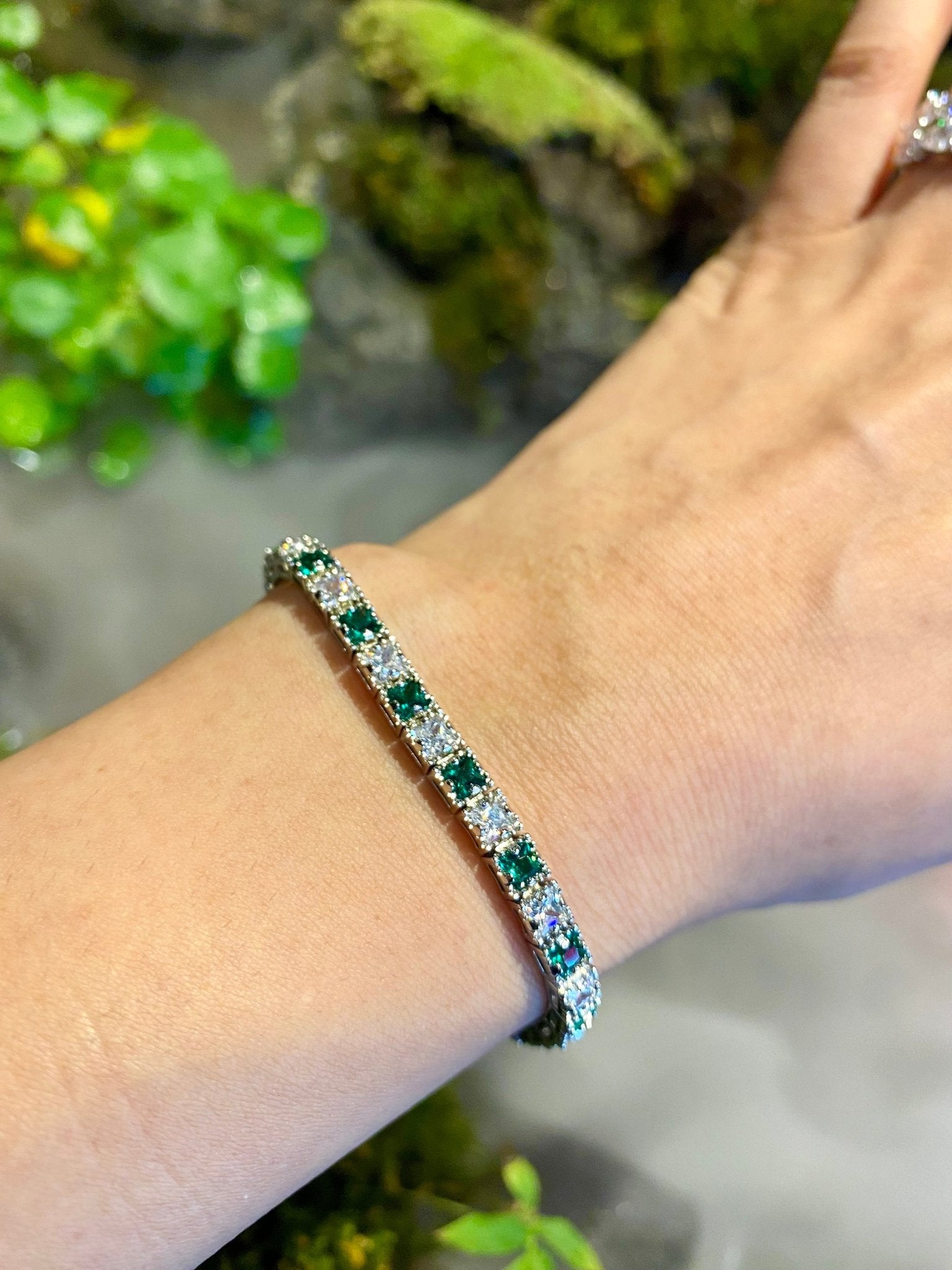 Emerald tennis bracelet - TIA KOREA