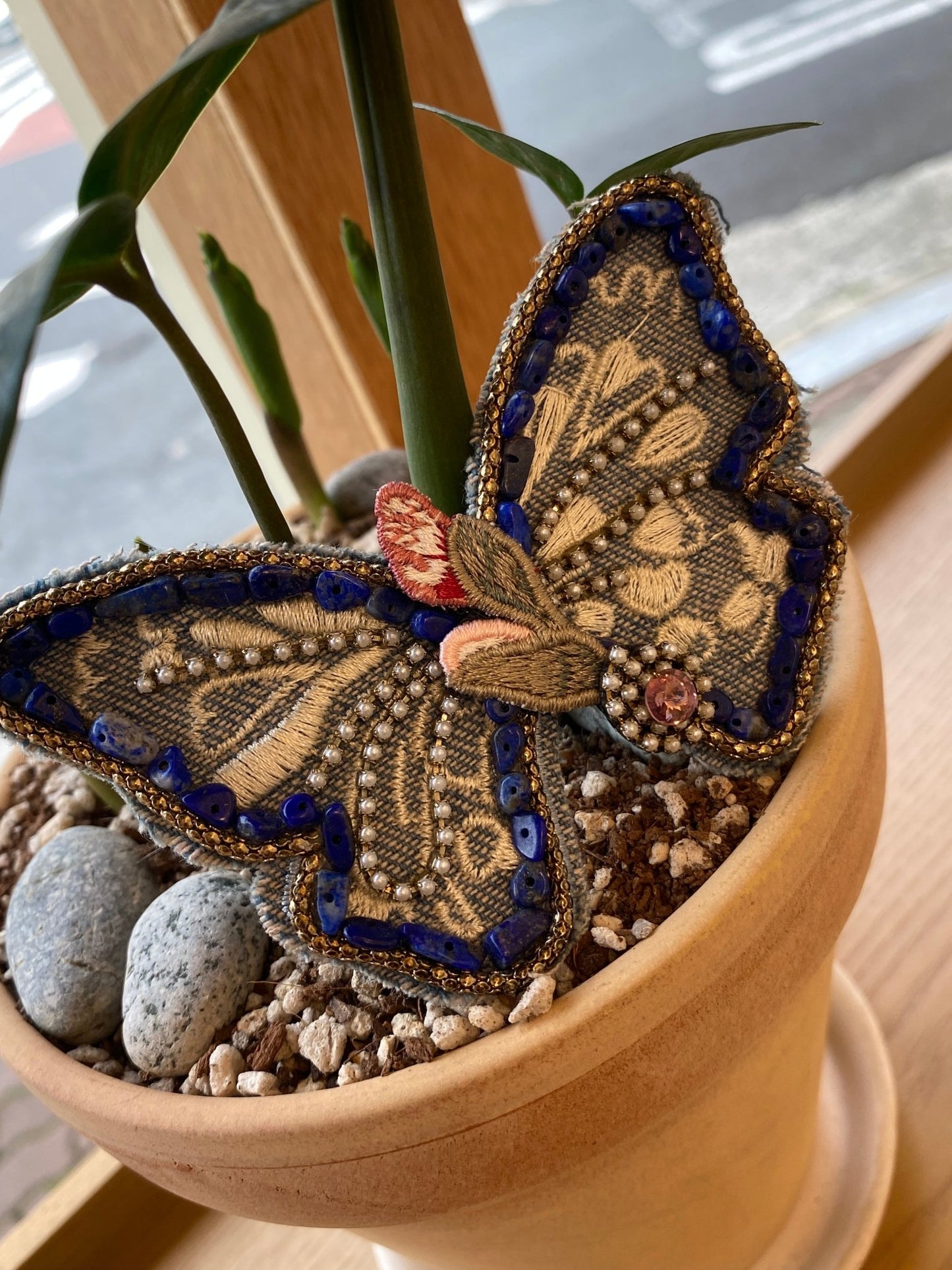 Hand embroidered butterfly brooch - TIA KOREA