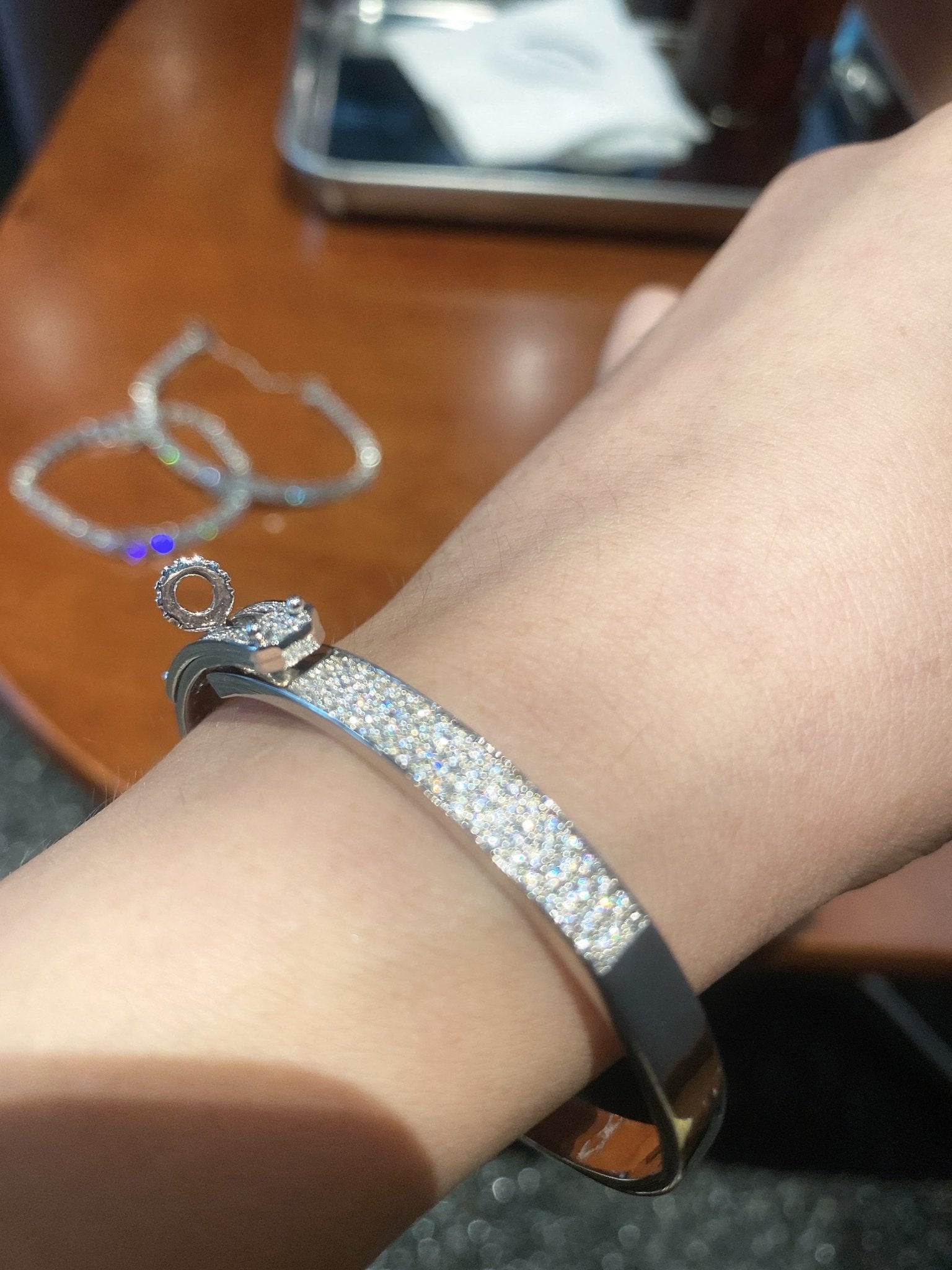 Man made diamond luxury bangle - TIA KOREA