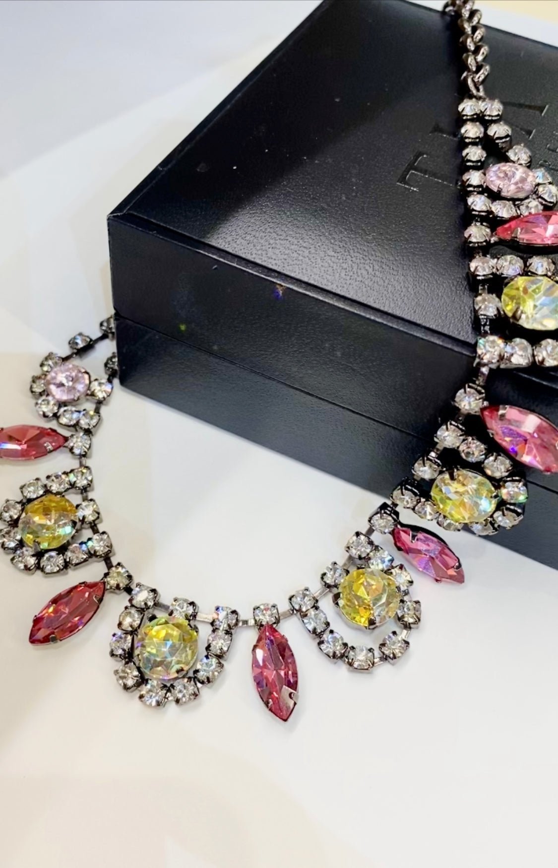 Multi color crystals necklace in black plating - TIA KOREA