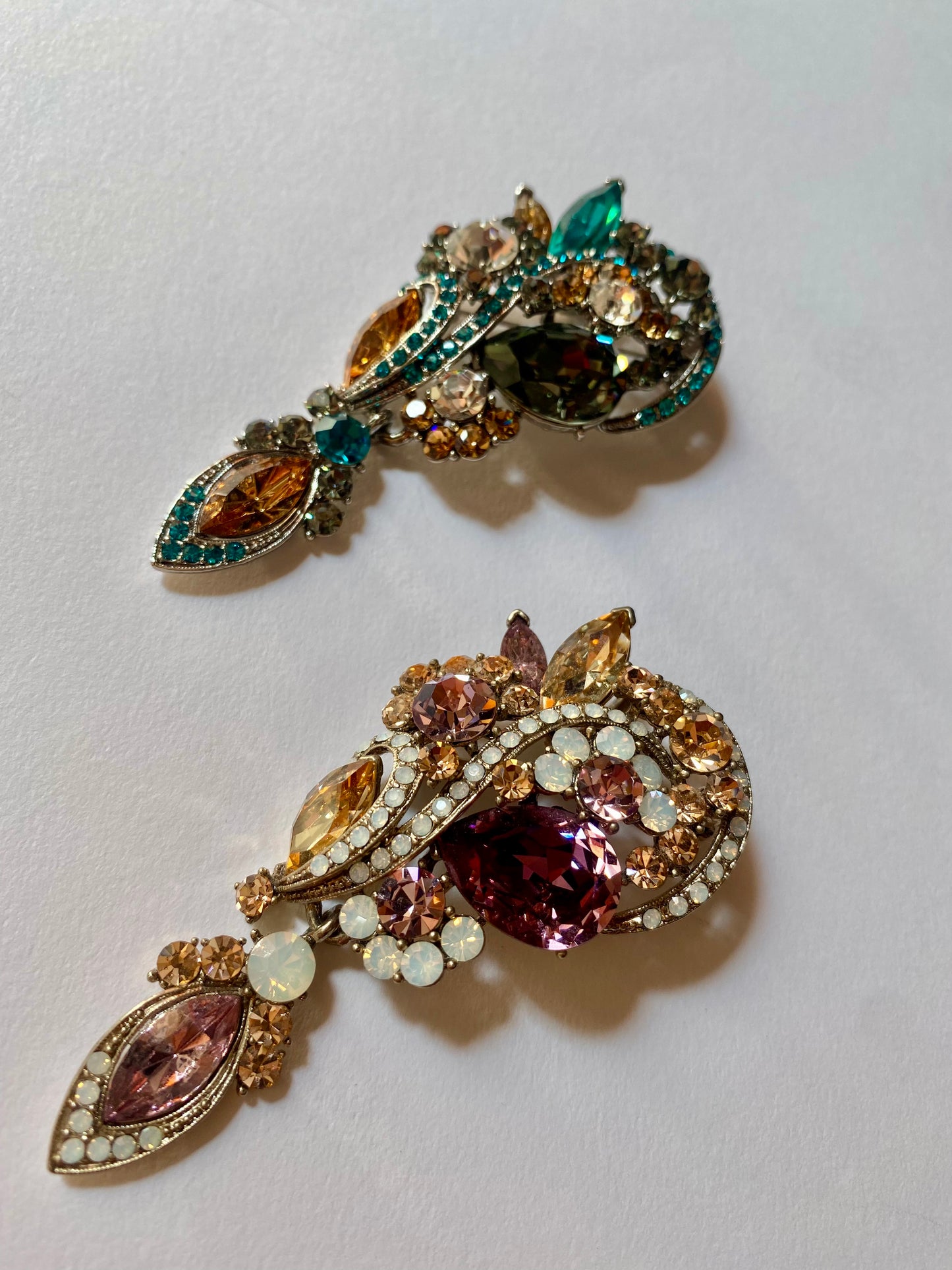 Brooch with dangling crystals